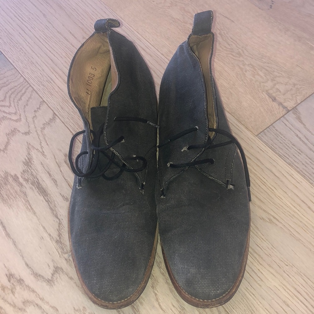 Men’s JD Fisk Size 11 Grey Low Rise Leather Boots